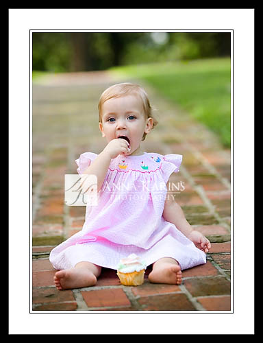 cupcake-girl.jpg