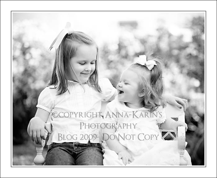 baton-rouge-family-photographer-sisters-laughing