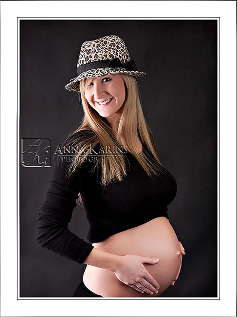 Pregnant Beautiful Mama to be in hat, Maternity photographer, 